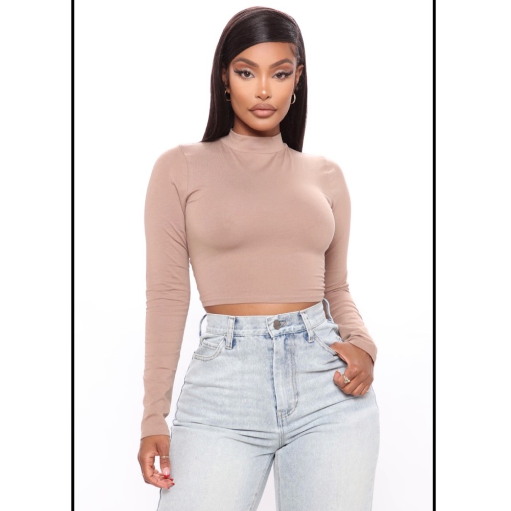 Fashion Nova - Long sleeve crop top